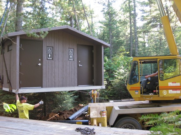 Liftingouthouse9_21_2009.jpg